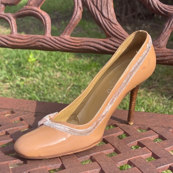 Valentino Apricot Bow Detail Round Toe Wood Stacked Heel Pumps - Picture 1 of 10